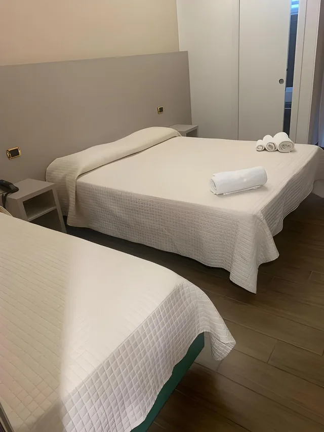 غرفة كومفورت ثلاثية، Hotel Royal Plaza 1/1