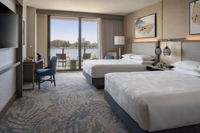 غرفة بسريرين كوين بإطلالة على الشاطئ بشرفة، JW Marriott Clearwater Beach Resort & Spa 1/4