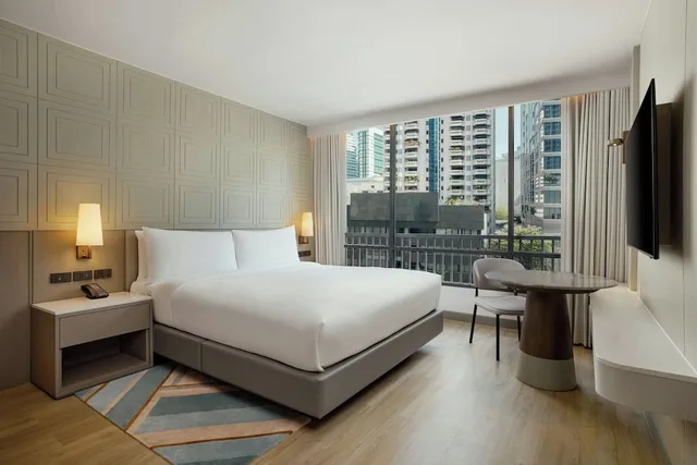 غرفة ديلوكس بسرير كينج بإطلالة على المدينة، Courtyard By Marriott Bangkok Sukhumvit 20 2/5