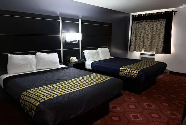 غرفة قياسية بسريرين كوين، Coratel Inn & Suites by Jasper Hastings 4/10