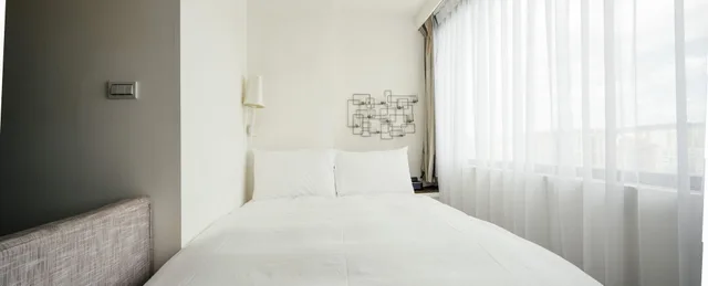 غرفة كلاسيكية بسرير مزدوج وسريرين منفصلين بحمام خاص، Nk Hostel 6/8