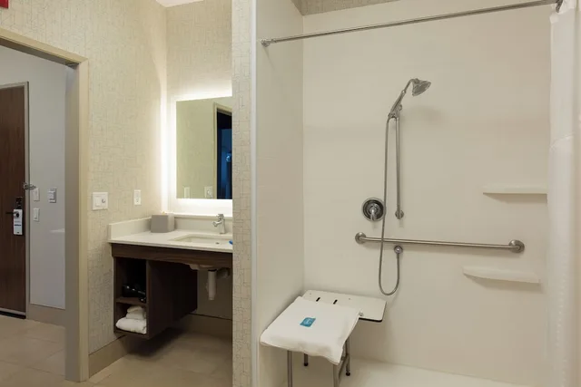 غرفة قياسية بسريرين كوين لذوي الإعاقة، HOLIDAY INN EXPRESS VISALIA 5/5