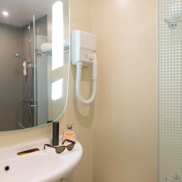 غرفة بريميوم بسرير كينج، ibis Wavre Brussels East 7/10
