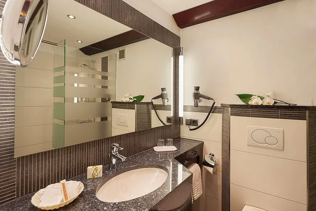غرفة سوبيريور بسرير مزدوج بإطلالة على الحديقة بغرفة نوم واحدة مع أريكة، RUTERS PARKHOTEL 3/4