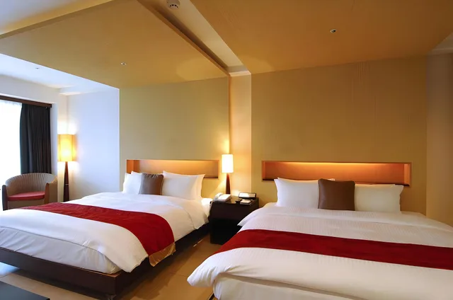 غرفة ديلوكس رباعية بحوض استحمام، Yangmingshan Tien Lai Resort Spa 1/1