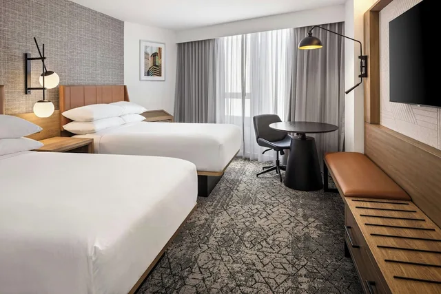 غرفة بسريرين مزدوجين، Sheraton Minneapolis Downtown Convention Center 1/7