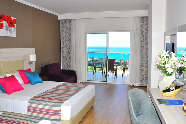 غرفة قياسية بإطلالة على البحر مفردة بسرير مزدوج، SIDE PRENSES RESORT HOTEL AND SPA 1/2