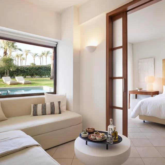 Swim Up, Family, Private Garden، Amirandes, A Resort to Live 4/4