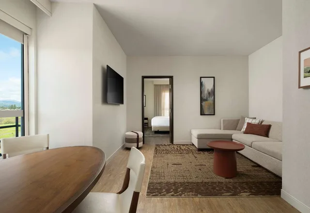جناح بسرير كينج بغرفة نوم واحدة، The Knoll Hotel Napa Valley, Tapestry Collection by Hilton 3/4