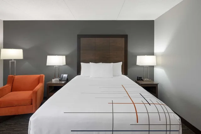 غرفة بسرير كينج لذوي الإعاقة، La Quinta Inn & Suites by Wyndham Atlanta Douglasville 5/7