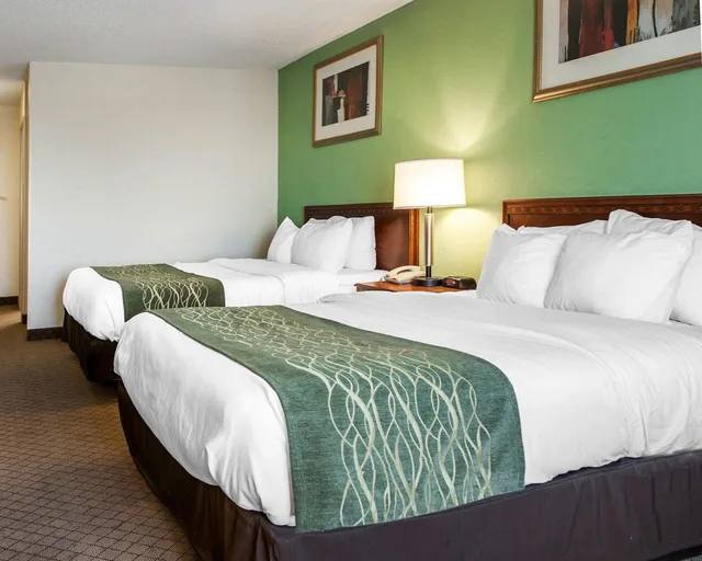 Room, 2 Queen Beds, Accessible, Comfort Inn Goshen, IN 5/6