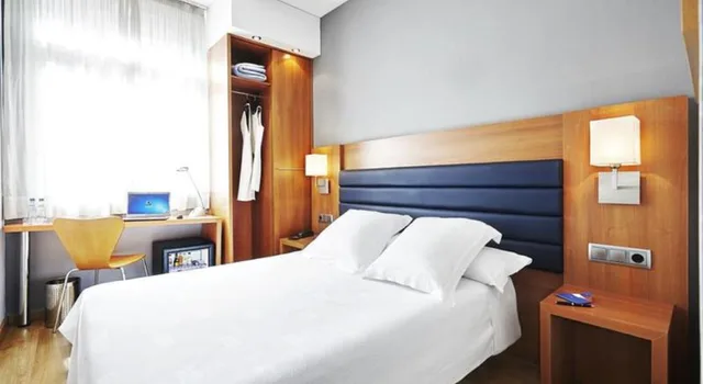 غرفة قياسية بسرير مزدوج، Barcelona Century Hotel 3/4