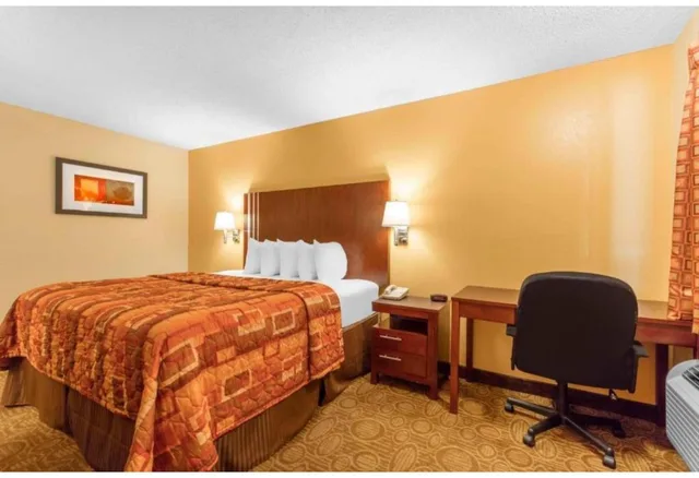 غرفة بسرير كينج لغير المدخنين بمطبخ، Motel6 Little Rock, AR - Airport 6/10