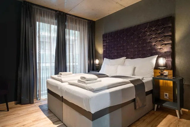 Premium, Suite, Twin Beds, Two Story, Sofa، Onyx Luxury Budapest 1/2