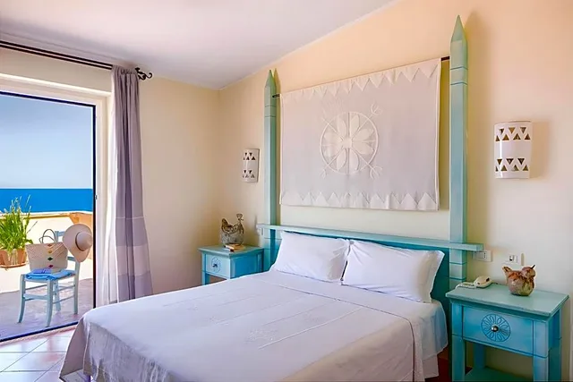 غرفة ثلاثية بإطلالة على البحر، LH Pedraladda Resort 1/3