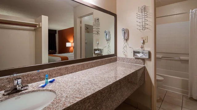 غرفة، Best Western Roseville Inn 4/5