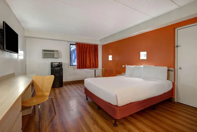 غرفة بسرير كوين، Motel6 Lakeville, MN - South - Lakeville 1/10