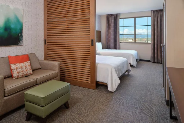 جناح استوديو بريميوم بسرير كوين، Embassy Suites By Hilton Oahu Kapolei 1/1