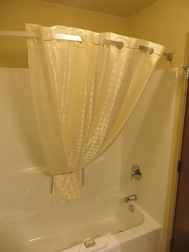 جناح بسرير كينج بحوض جاكوزي، Cobblestone Inn & Suites - Harper 7/7