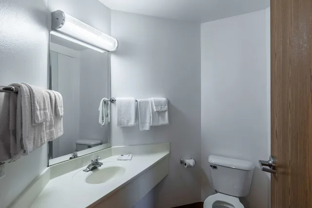 غرفة ديلوكس بسريرين مزدوجين، Motel6 Baraboo, WI - Lake Delton 5/7