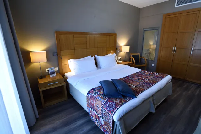 غرفة عائلية بسريرين منفصلين بإطلالة جزئية على البحر، Golden Star City Resort 4/10