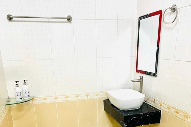 غرفة قياسية بسرير كوين، Hung Anh Hotel 9/10