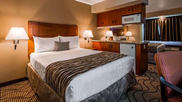 جناح بسرير كينج، Surestay Plus Hotel By Best Western Rocklin 1/2