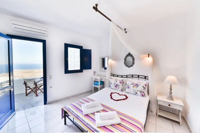 غرفة قياسية بسريرين منفصلين بإطلالة على البحر، Agnadi Villa 5/10