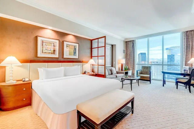 جناح ديلوكس بسرير كينج بشرفة، Jet Luxury Resorts @ The Signature Condo Hotel 3/8
