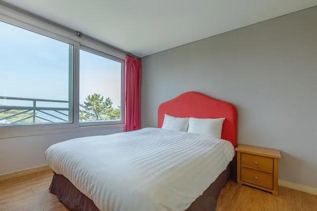 Resort, Suite, Double Bed, Ocean or Ocean View، Sol Beach Yangyang 1/2
