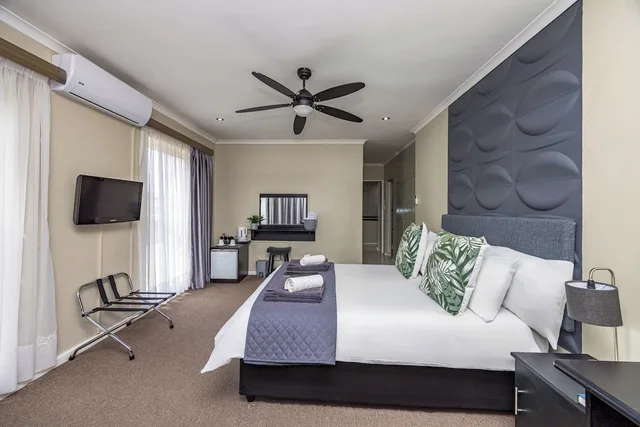 Comfort, Double Bed, Hill View، Plattekloof Premium Lodge 6/10