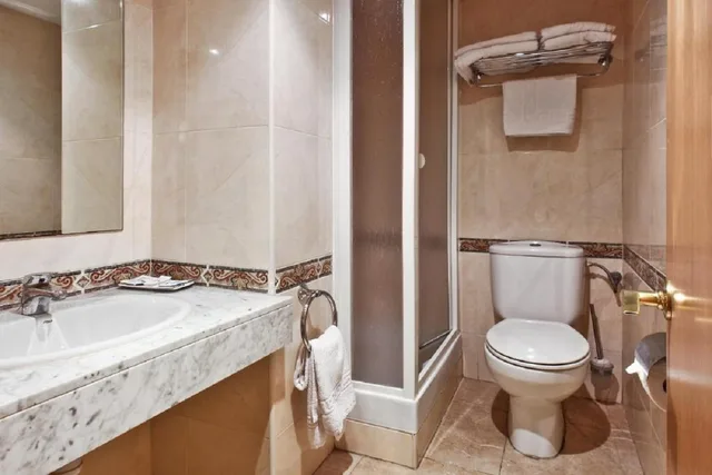 غرفة رباعية، Yomo Hostal BCN Port 2/3