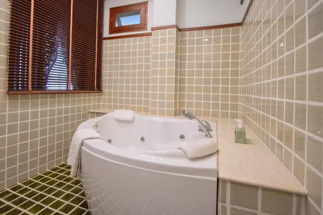 غرفة غراند ديلوكس بجاكوزي، Rich Garden House 3/3