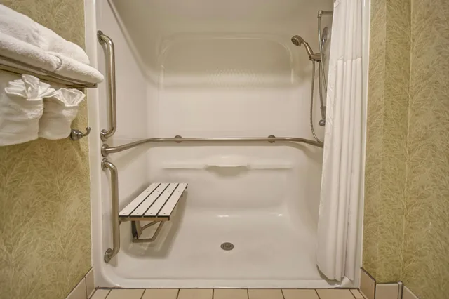 غرفة بسريرين كوين لذوي الإعاقة، Hampton Inn Suites Charleston West Ashley 10/10