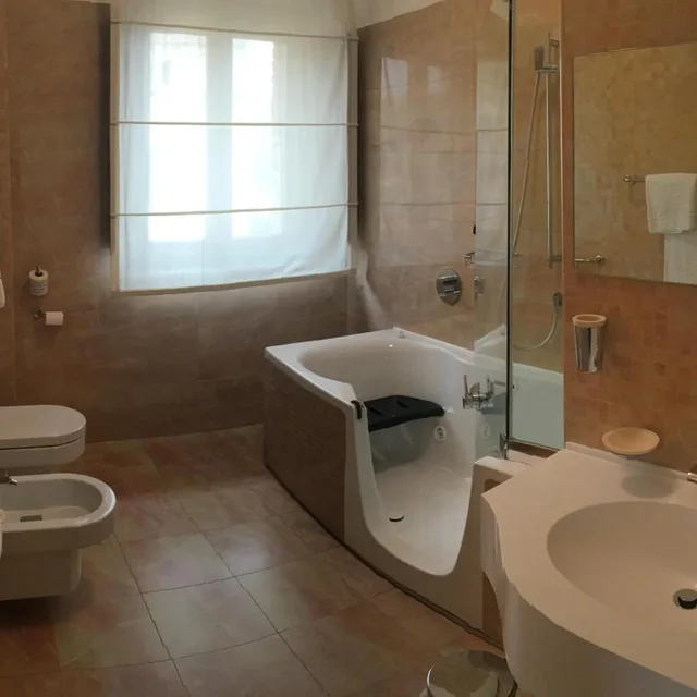 جناح جونيور، Hotel Castello di Septe 4/4
