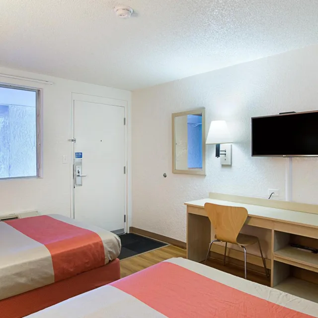 غرفة رباعية لذوي الإعاقة، Motel6 Denver, CO – Downtown 1/10