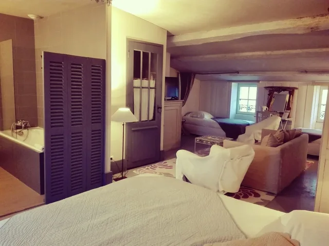 غرفة عائلية بسرير مزدوج وسريرين منفصلين، La Maison Douce 1/4