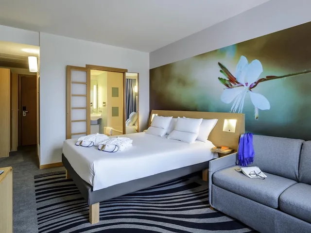 غرفة تنفيذية بسرير كينج مع أريكة، Novotel Milano Malpensa Airport 6/10