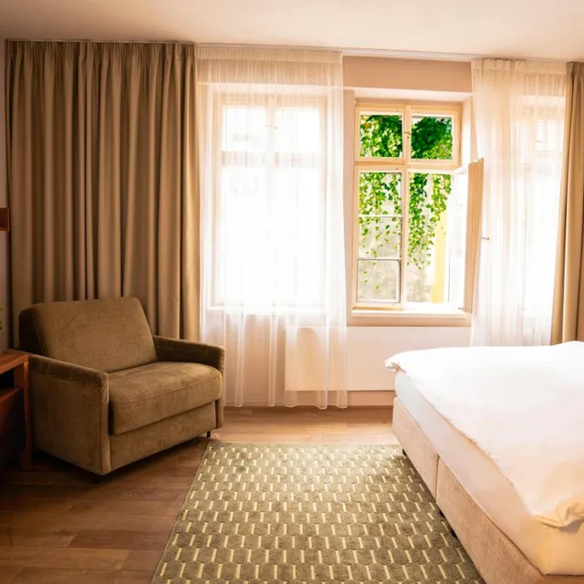 Deluxe, Double or Twin Bed, Hotel Golden Key Prague 8/10