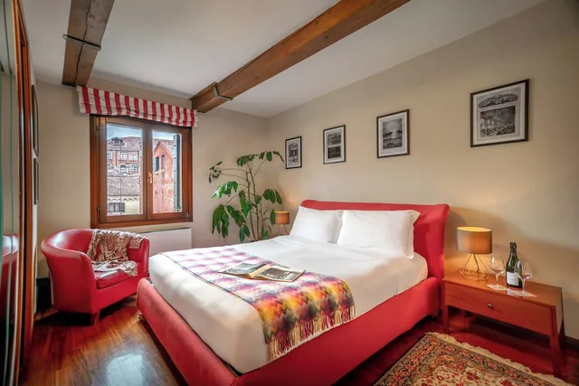 Condo, San Polo, Deluxe, King Bed, 3 Beds, Sofa, Annex، Palazzo San Luca 6/10