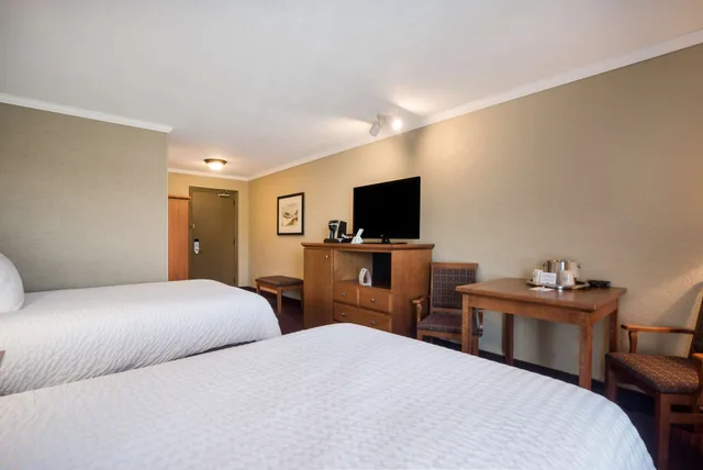 Standard, 2 Double Beds, Best Western Plus Norwester Hotel and Conference Centre 4/8
