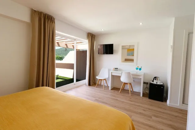 Superior, Queen Bed, Gabarda Hotel 4/10