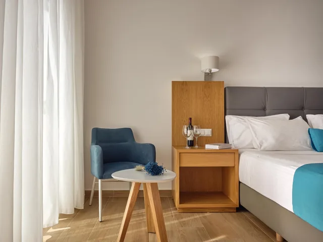 Double Room Deluxe (Rb)، Cavo Orient Beach Hotel 3/5