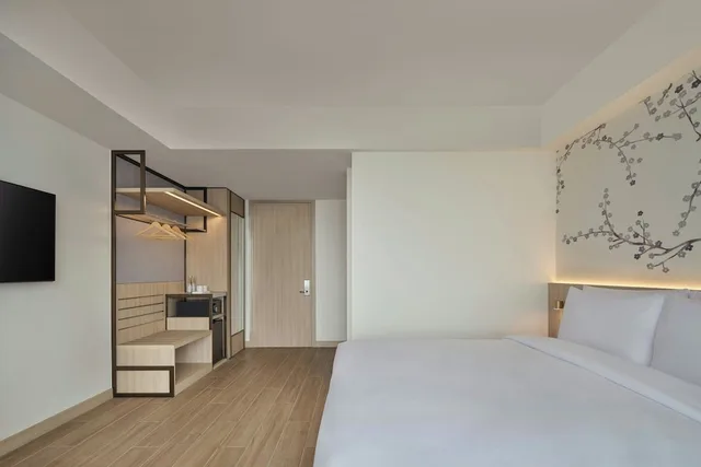 Superior, Queen Bed, Fairfield by Marriott Bekasi 4/4