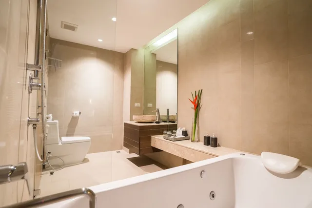 Deluxe, Twin Beds, Hot Tub, Pool Access, Hill Side، Kc Grande Resort and Spa 3/3