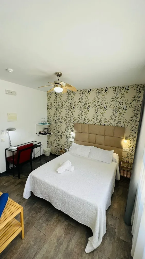 غرفة بسرير مزدوج، Bajondillo Beach Cozy Inns - Adults Only 1/4