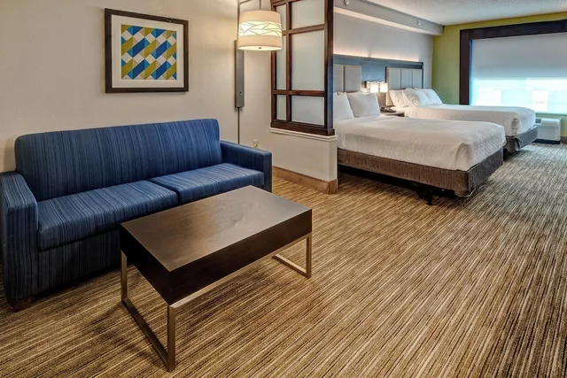 جناح بسريرين كوين بحوض استحمام، Holiday Inn Express Hotel And Suites Jackson Northeast 2/3