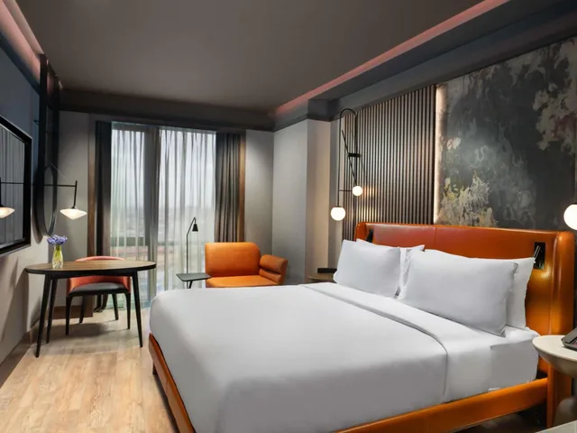Deluxe, Suite, King Bed, Sofa, Movenpick Hotel Istanbul Marmara Sea 1/4
