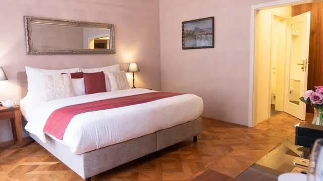 جناح تنفيذي بسرير كينج بغرفة نوم واحدة، Hotel Golden Key Prague 4/10