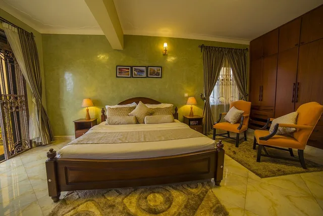 Senior, Studio, Queen Bed, Greens Guest Homes 2/9
